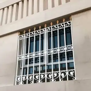 حفاظ پنجره مدل سلطنتی نیل در رشت