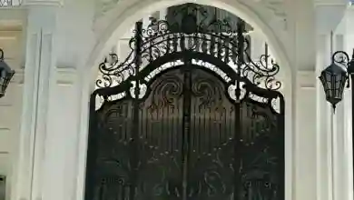 درب حیاط آهنی در رشت
