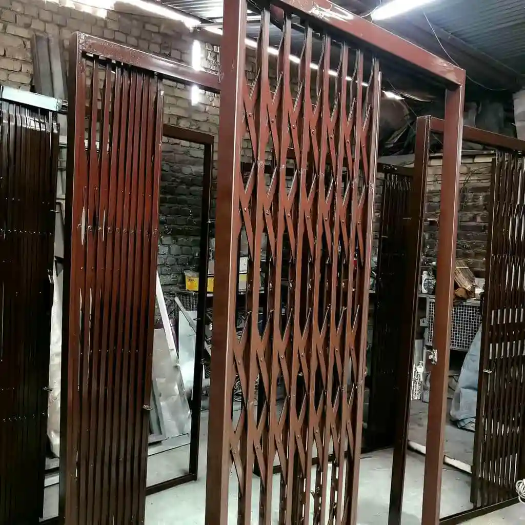 خدمات نصب حفاظ آکاردئونی رشت خدمات نصب حفاظ آکاردئونی رشت