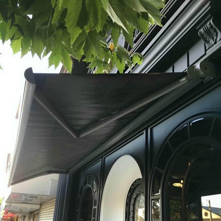 سایبان برقی اتوماتیک مغازه و پارکینگ 157 خرید سایبان برقی در رشت: فروش و نصب سایبان برقی با بهترین کیفیت
