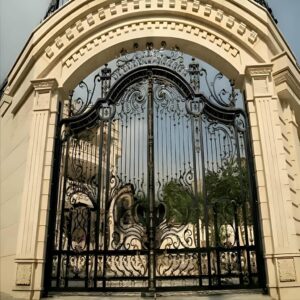 درب الیزه فرفورژه در رشت
