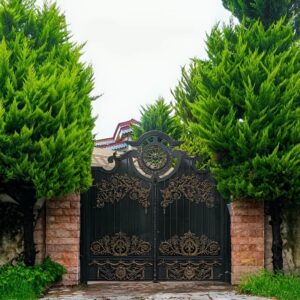 درب فلزی لادن در رشت