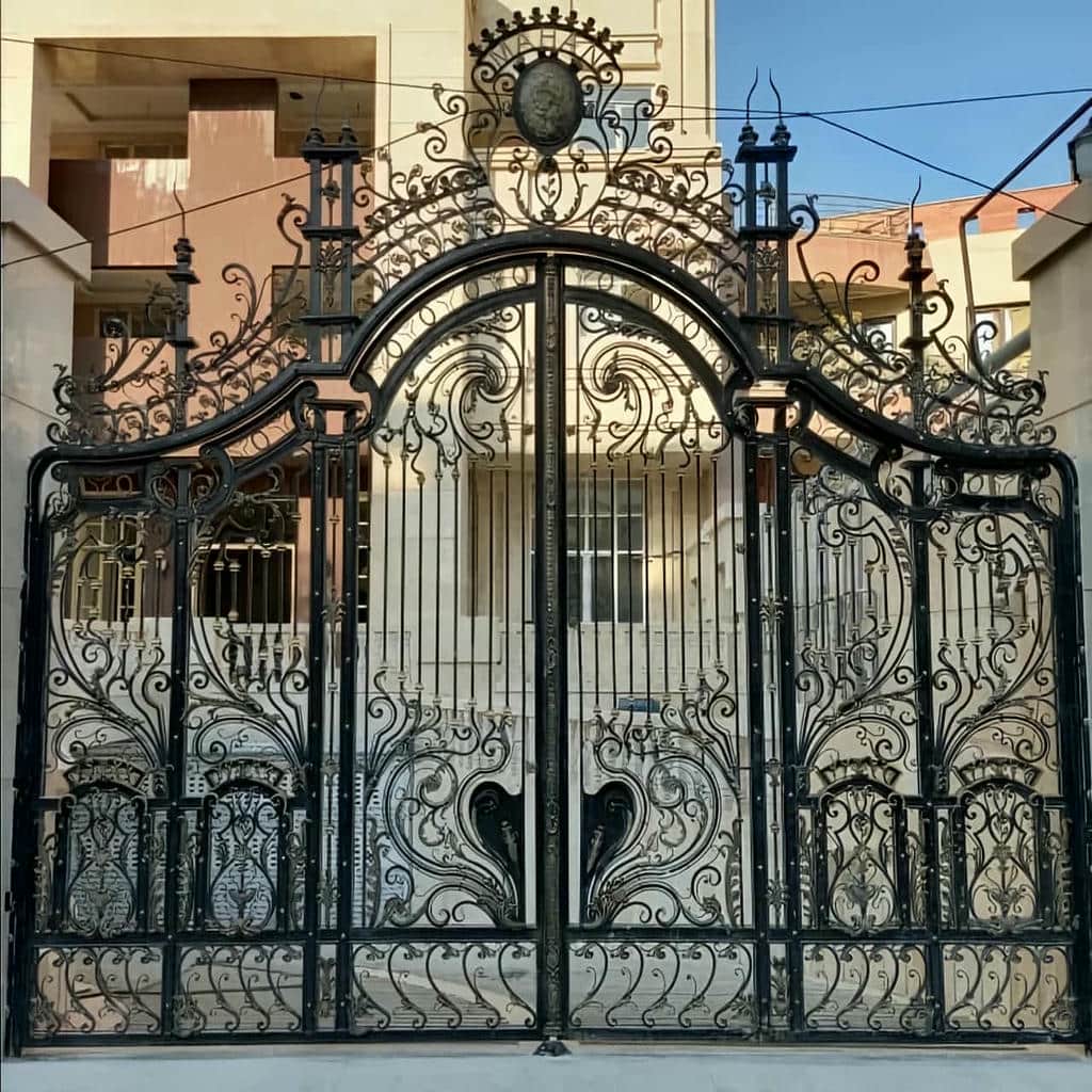 درب-ویلایی-حیاط-10 خرید درب فرفورژه فلزی با متریال فولادی در رشت