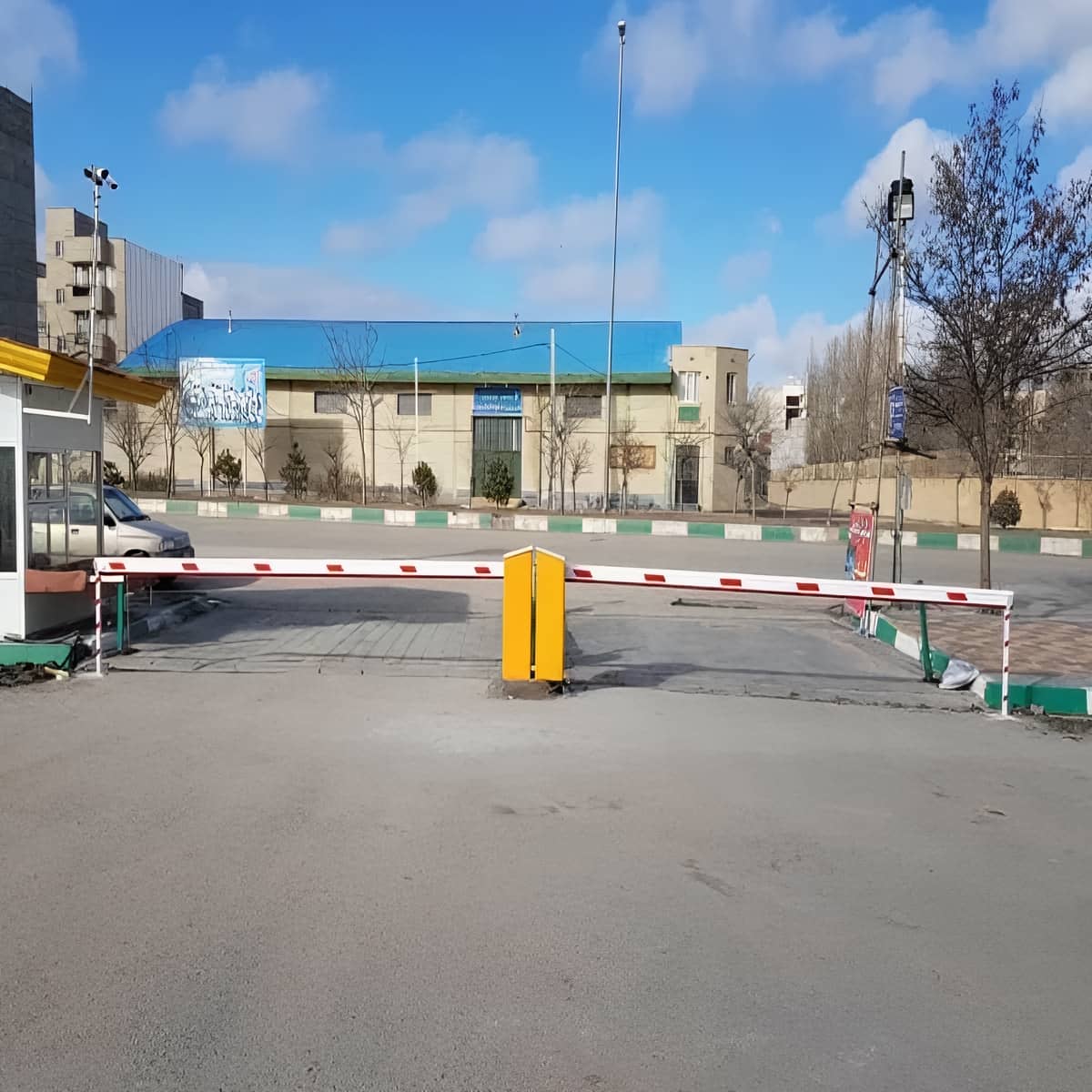 راهبند اتوماتیک در رشت با موتور الکتریکی و عملکرد سریع
