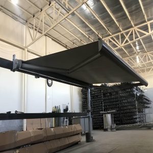 سایبان برقی ضد UV در رشت با پارچه مقاوم در برابر آفتاب