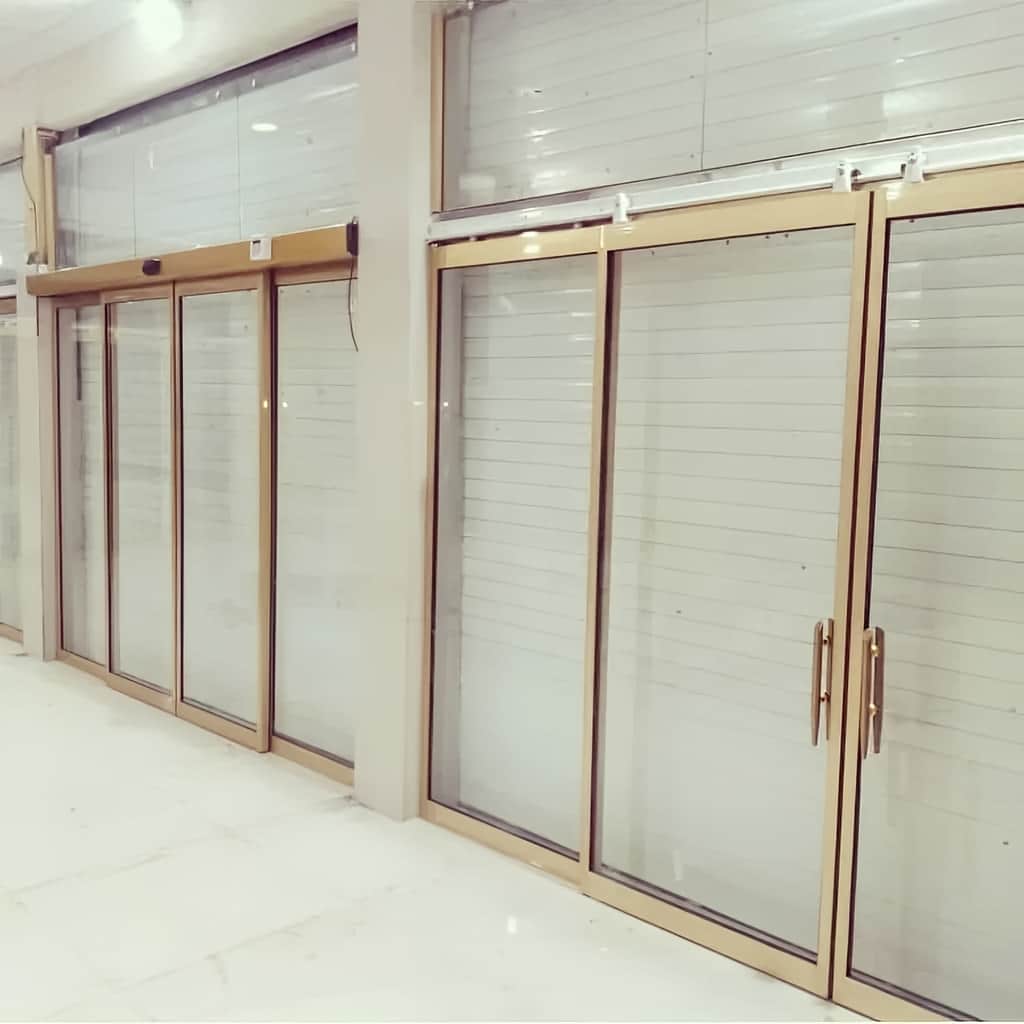 قیمت درب اتوماتیک شیشه ای کشویی در رشت با شیشه سکوریت و فریم مقاوم