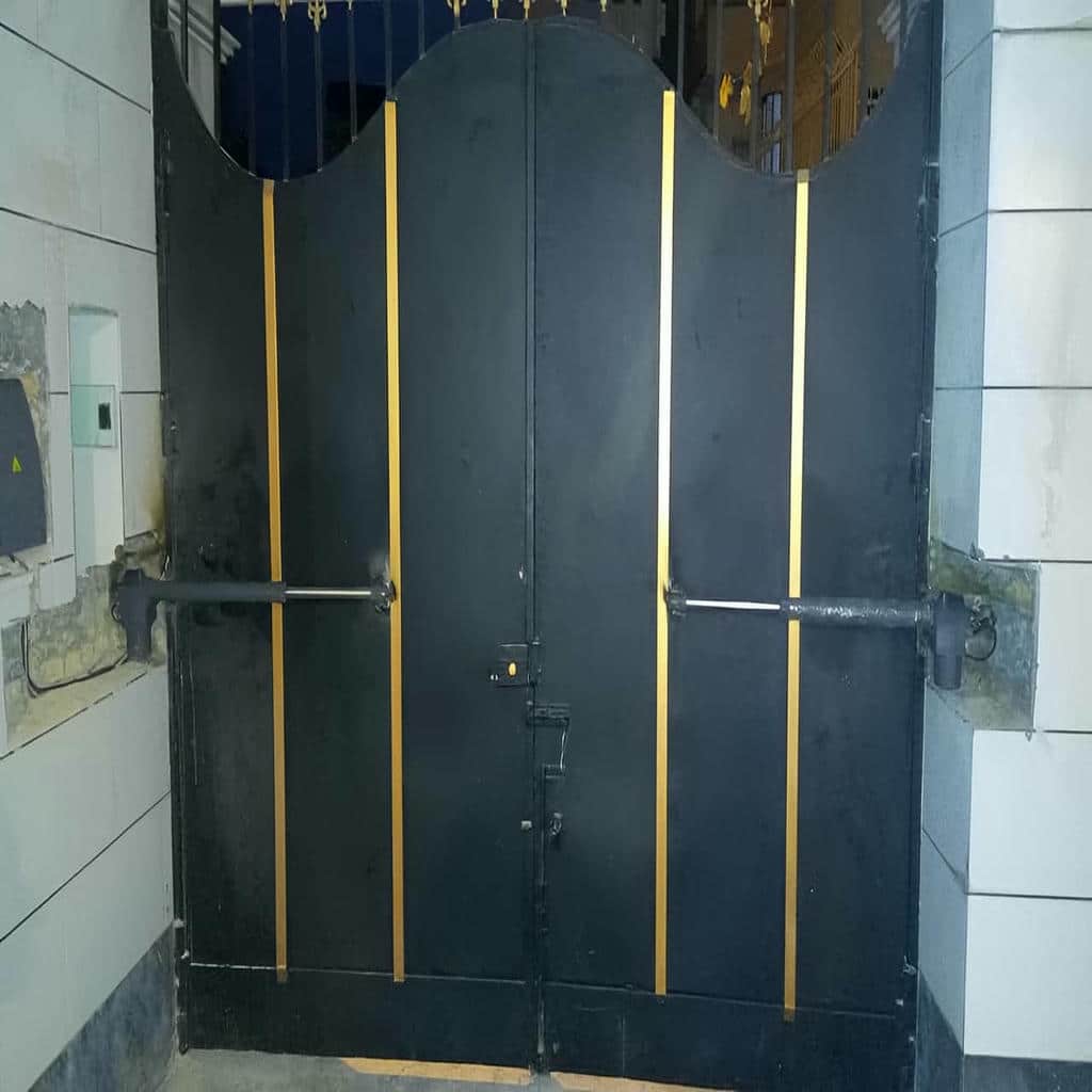 جک درب پارکینگی در رشت با اصلاح اتصالات مکانیکی دقیق