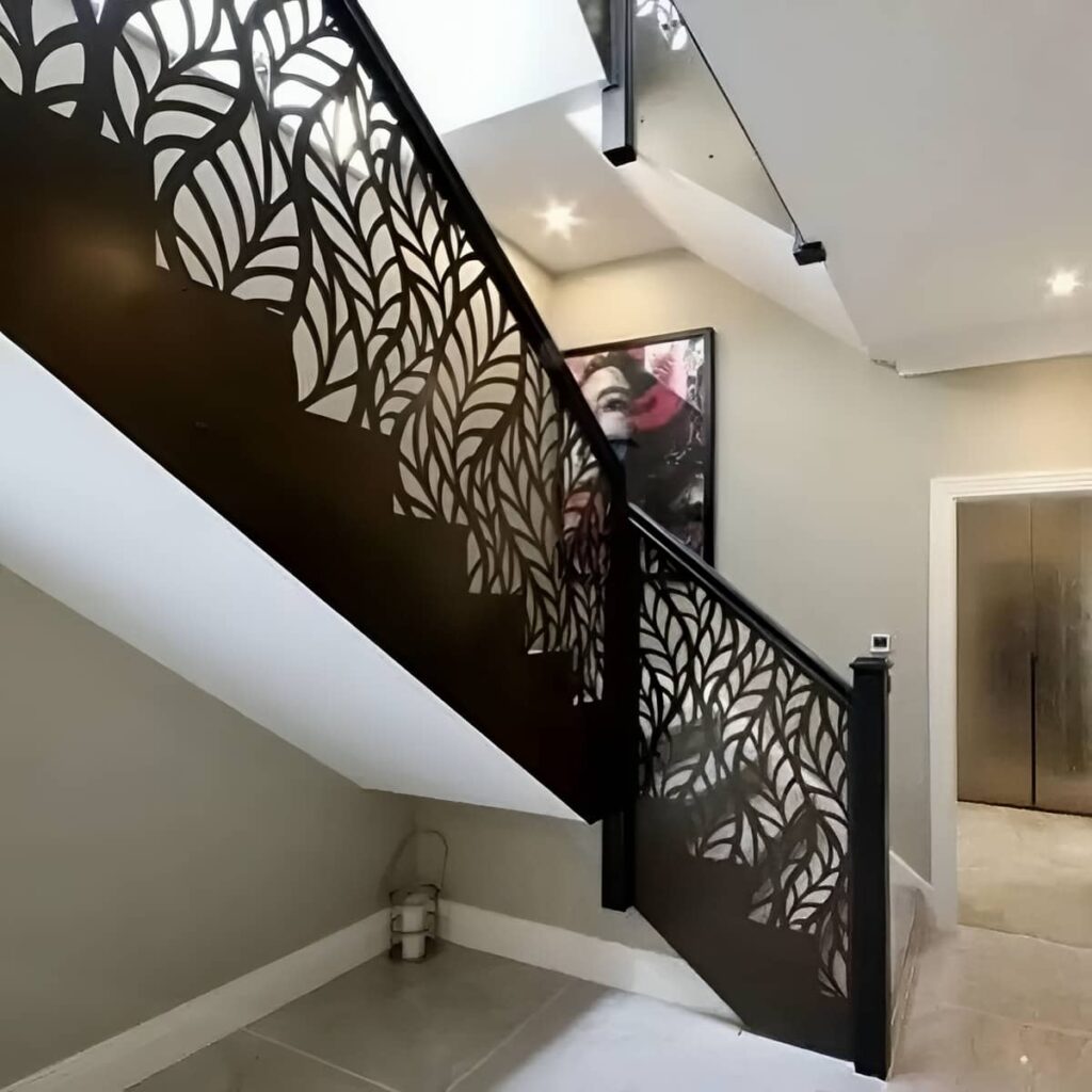 نرده سی ان سی فلزی با طرح هندسی در رشت