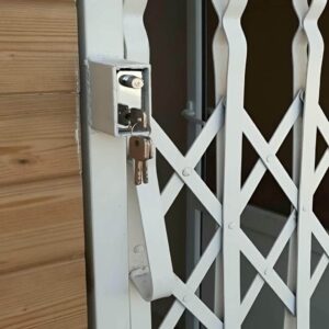 7 مدل حفاظ پشت درب آپارتمان ریلی در رشت