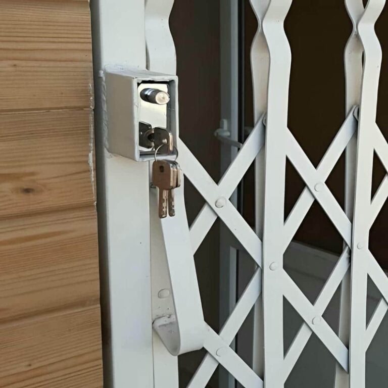 7 مدل حفاظ پشت درب آپارتمان ریلی در رشت