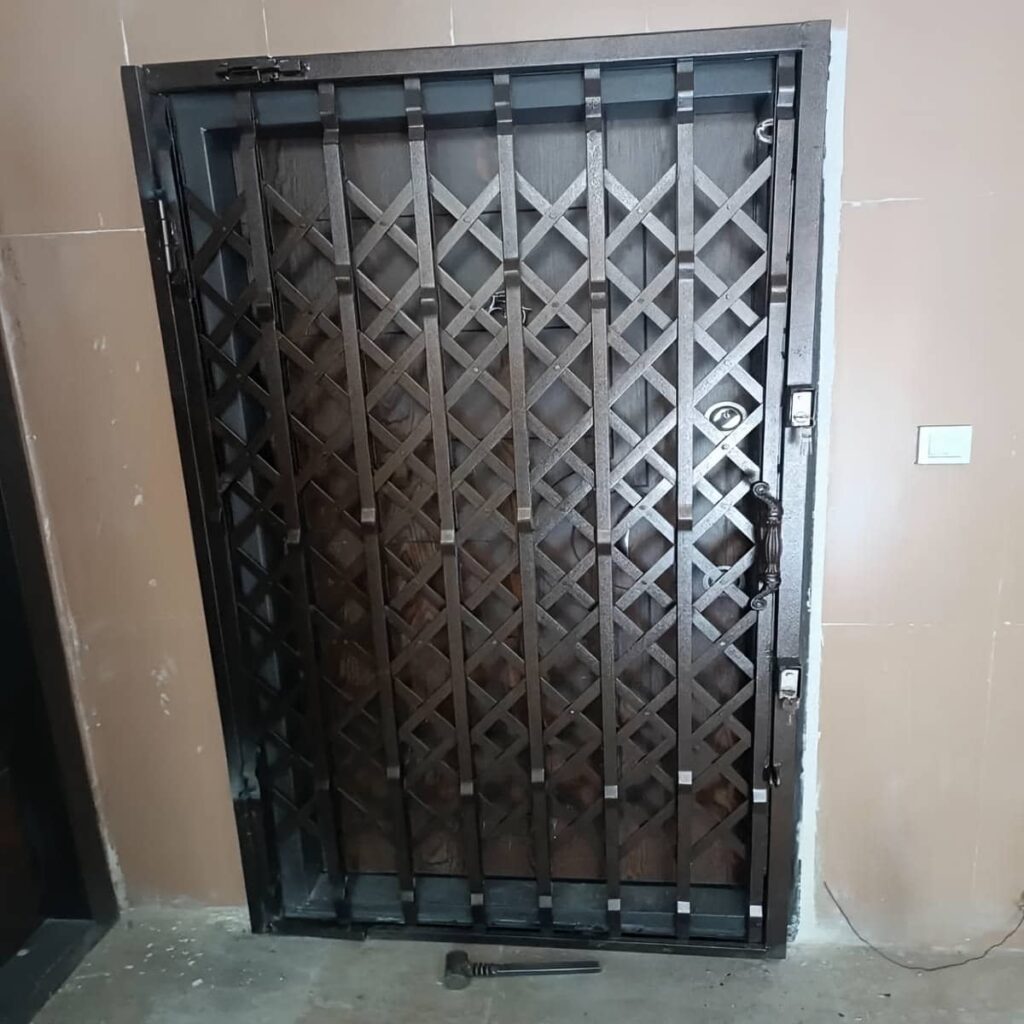 مدل چهار گل درب آکاردئونی ضد سرقت ورودی واحد در رشت
