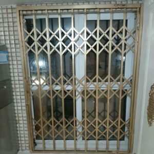 11 مدل درب آکاردئونی مشکی طلایی در رشت