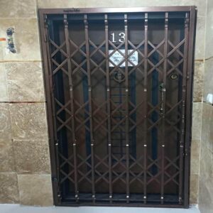 12 نمونه درب آکاردئونی برای واحد اداری در رشت