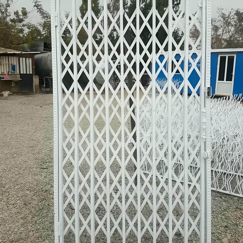 مدل پنج گل درب آکاردئونی ضد سرقت با شبکه فشرده در رشت