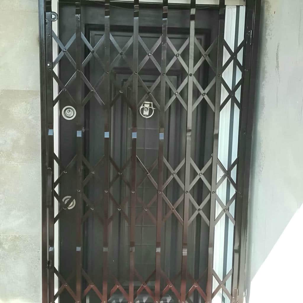سفارش درب آکاردئونی برای واحد اداری متناسب با ابعاد دهانه در رشت سفارش درب آکاردئونی برای واحد اداری متناسب با ابعاد دهانه در رشت