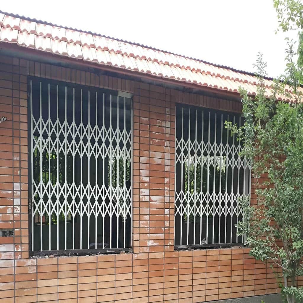نصب درب آکاردئونی شیک قفل دار با حرکت روان در رشت