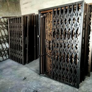 8 طرح درب آکاردئونی سلطنتی گل دار در رشت
