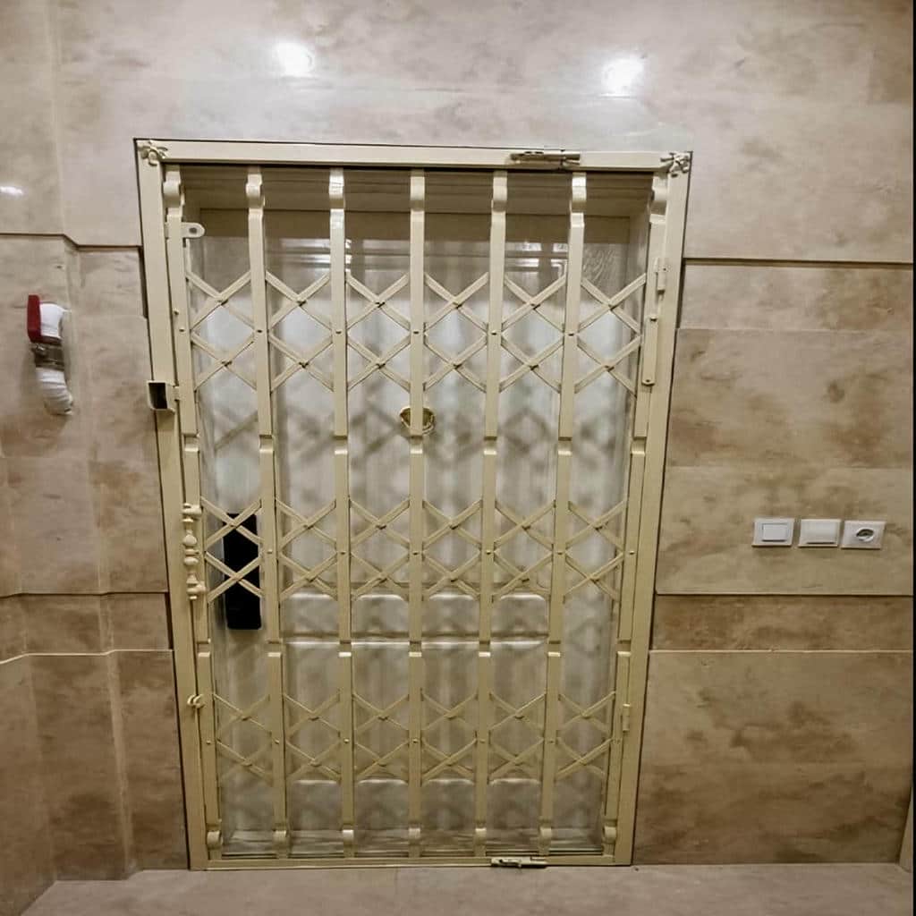 خرید درب آکاردئونی طلایی سلطنتی برای ورودی ساختمان در رشت خرید درب آکاردئونی طلایی سلطنتی برای ورودی ساختمان در رشت