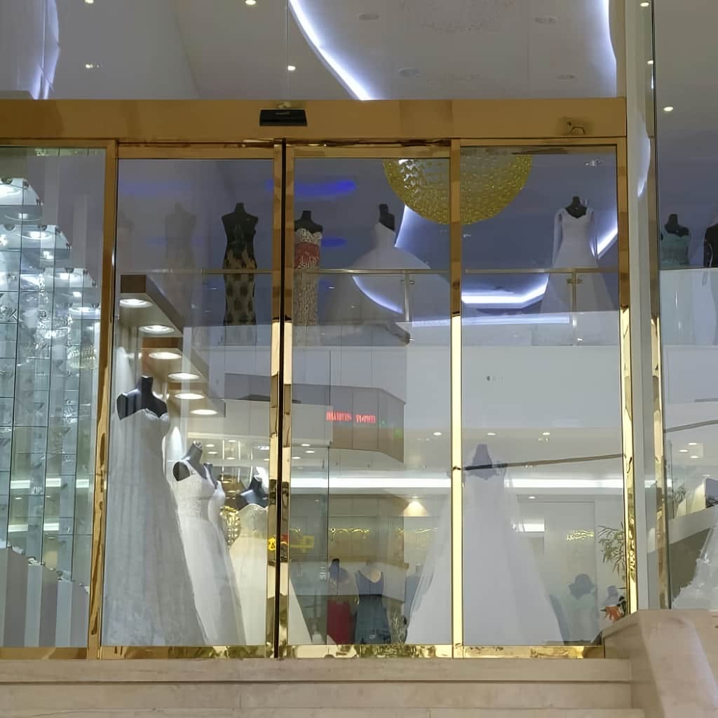 ساخت درب اتوماتیک شیشه ای لوکس هتلینگ با فریم مشکی در رشت