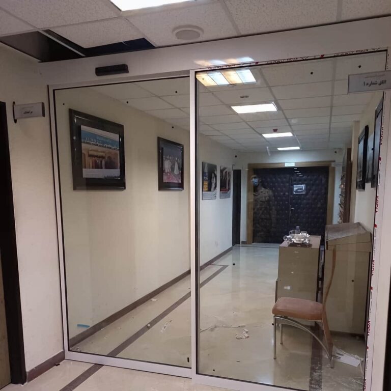 6 مدل درب اتوماتیک شیشه ای گردان لابی در رشت 6 مدل درب اتوماتیک شیشه ای گردان لابی در رشت