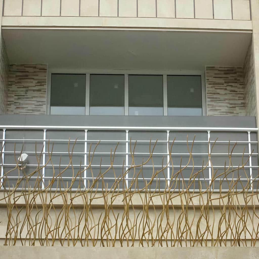 نصب نرده حفاظ دیوار ساده روی تاج دیوار در رشت