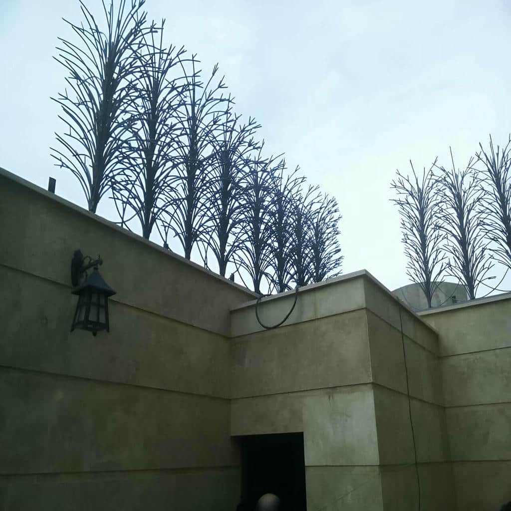 اجرای حفاظ لیلیوم دیوار ویلایی هماهنگ با نما در رشت
