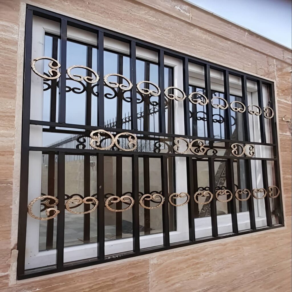 خرید حفاظ پنجره فرفورژه گل نرده برای ساختمان در رشت