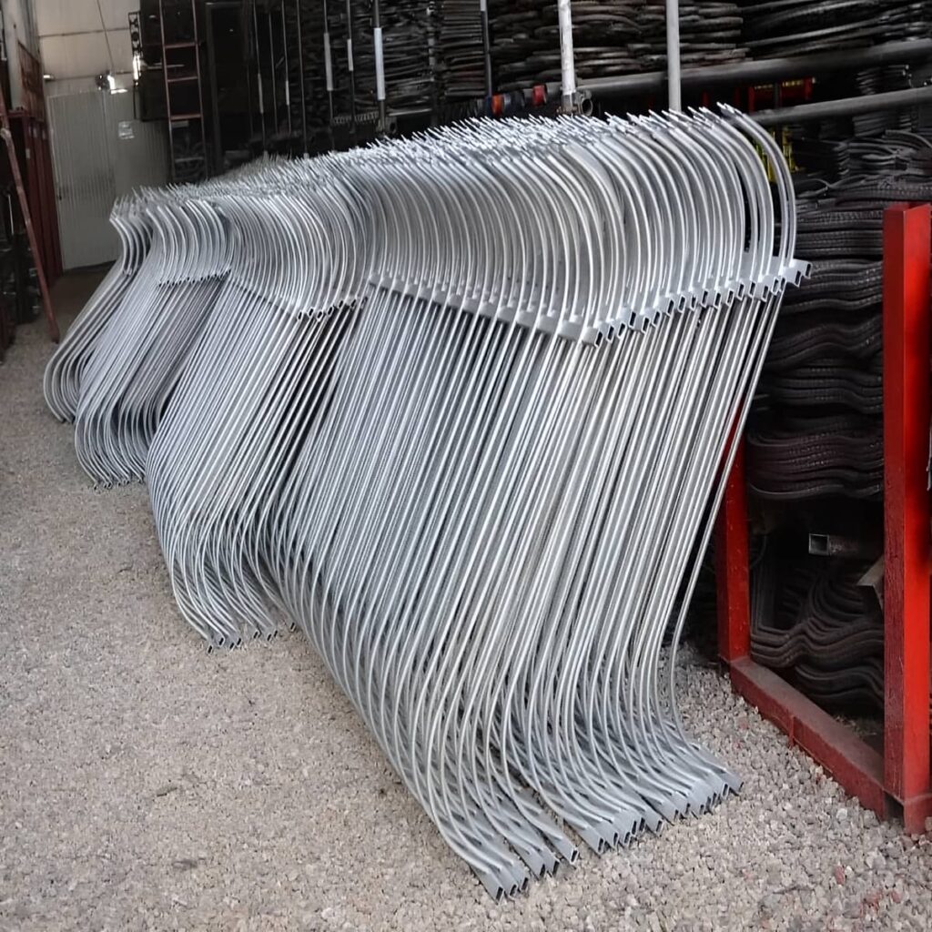 مدل آبشاری حفاظ روی دیوار باغ محوطه در رشت مدل آبشاری حفاظ روی دیوار باغ محوطه در رشت