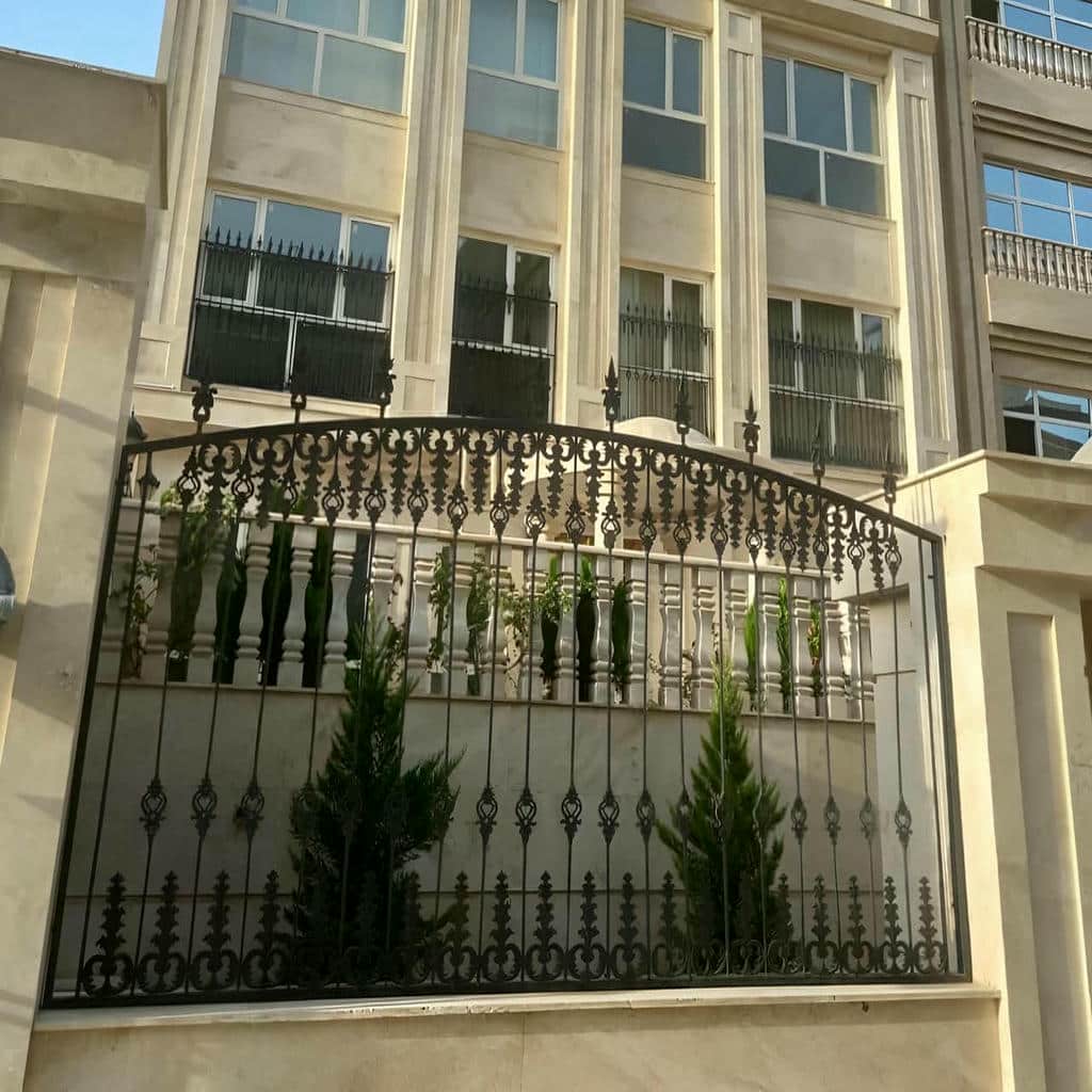 سفارش حفاظ سرنیزه ای دیوار حیاط با تراکم متناسب در رشت