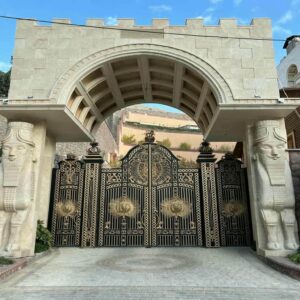 10 طرح درب آهنی شیک ورودی حیاط در رشت