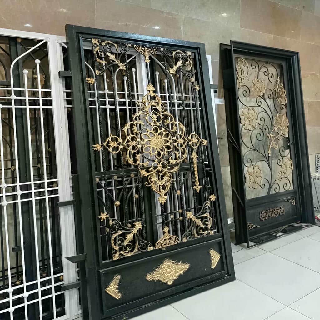 خرید درب باغ آهنی قوسی با تاج ملایم در رشت