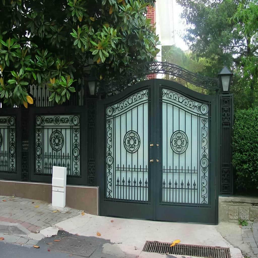 14 نمونه درب ویلایی باغچه دار ورودی در رشت