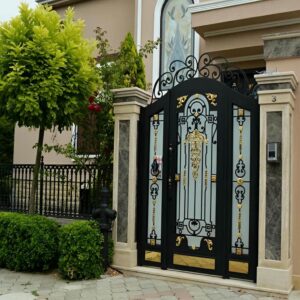 13 نمونه درب ویلایی شیشه خور فریم آهنی در رشت
