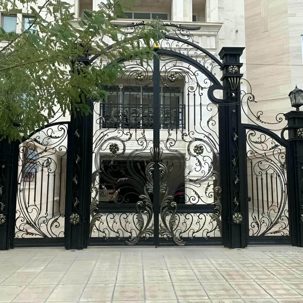 خدمات ساخت درب پروفیلی کلاف دار سفارشی در رشت