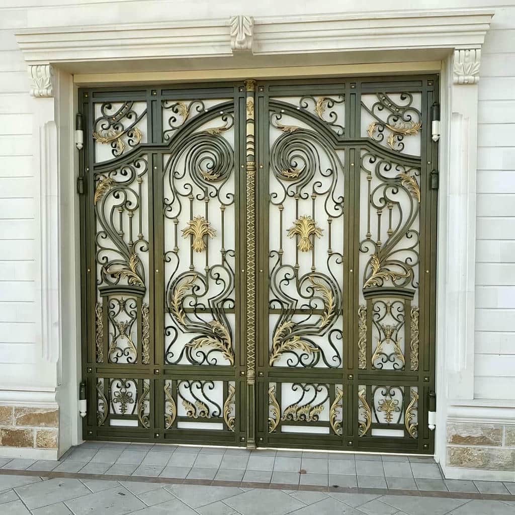 خرید درب ویلایی باغچه دار ورودی مدرن در رشت