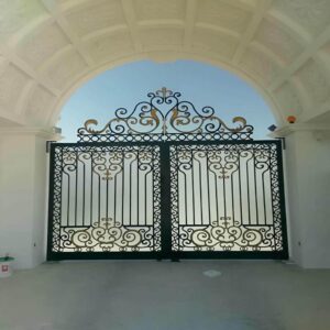 13 طرح درب فلزی دو لنگه پارکینگ در رشت