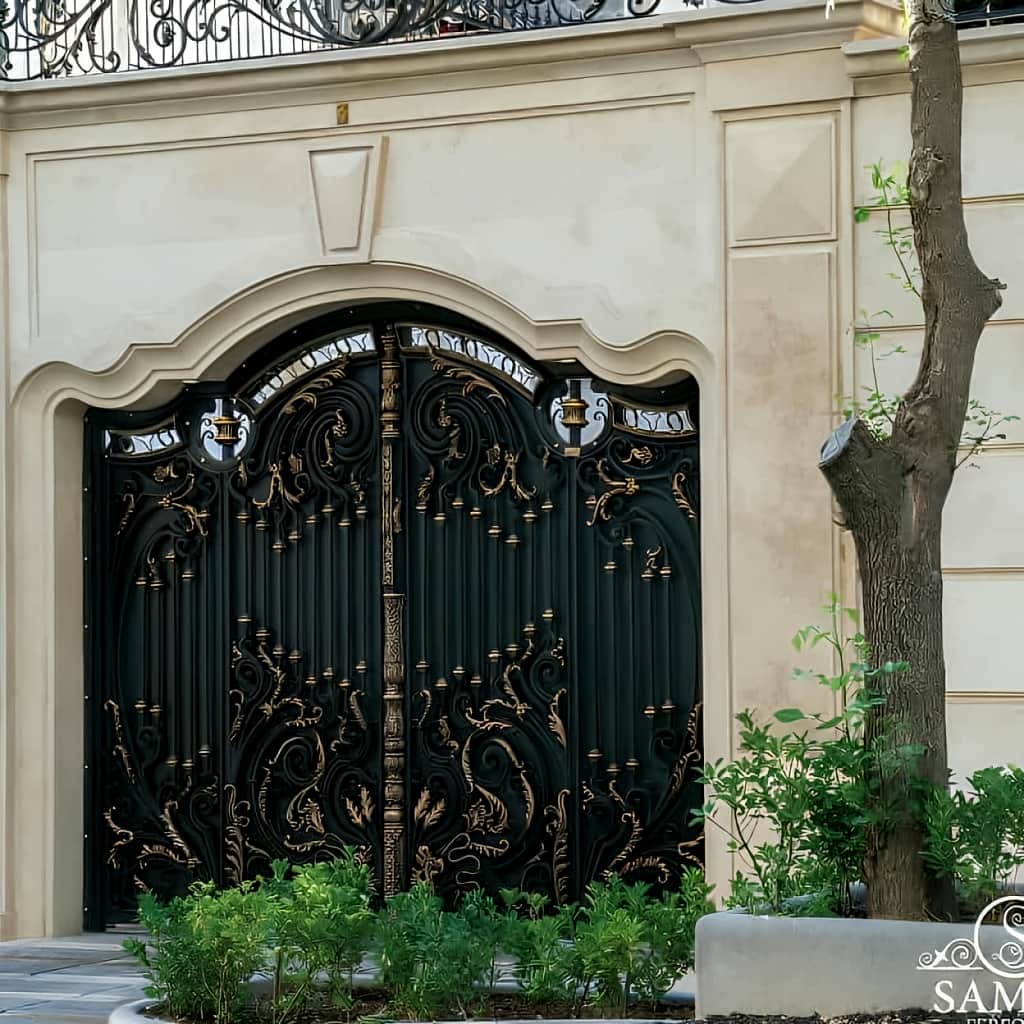 8 طرح درب پارکینگ فلزی نمای ساختمان در رشت