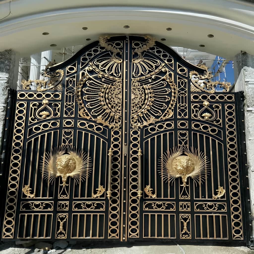 7 مدل درب حیاط نمای آجری در رشت