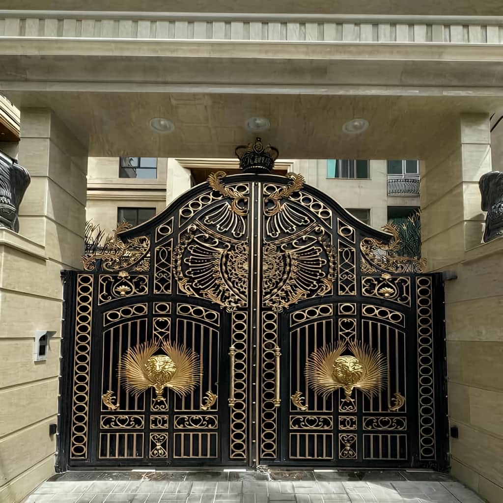 سفارش درب پارکینگ حیاط لولایی فرفورژه در رشت