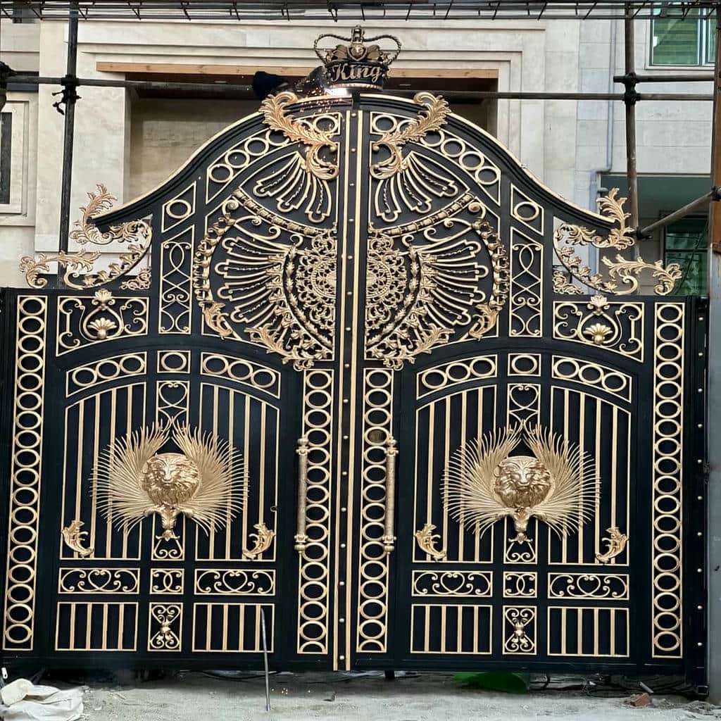 9 مدل درب حیاط مشبک نورگیر در رشت