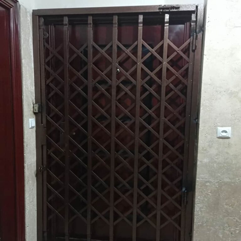 6 طرح درب آکاردئونی پنج گل دوبل در رشت 6 طرح درب آکاردئونی پنج گل دوبل در رشت