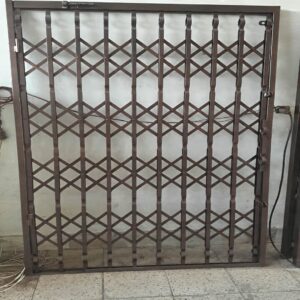 11 نمونه درب آکاردئونی چهار گل لوزی در رشت