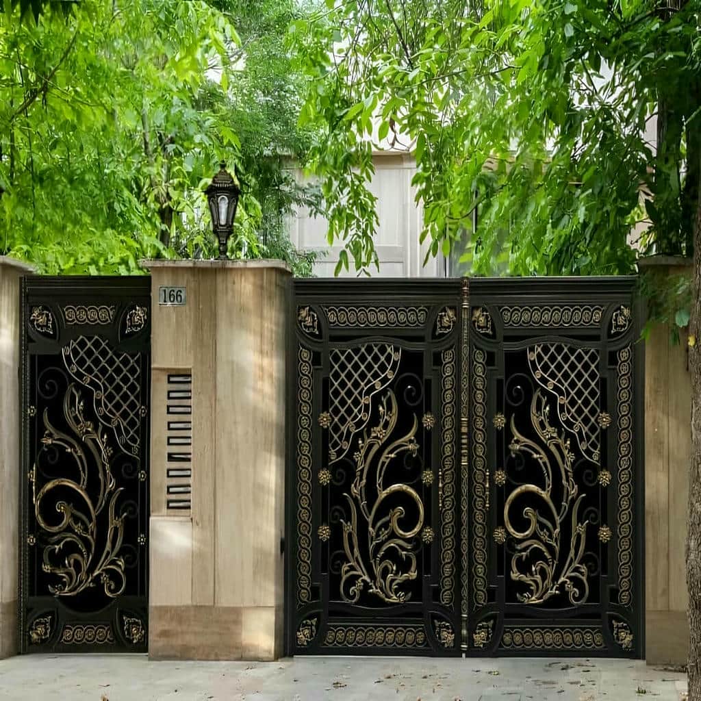 درب فلزی پارکینگ رشت نمای نزدیک