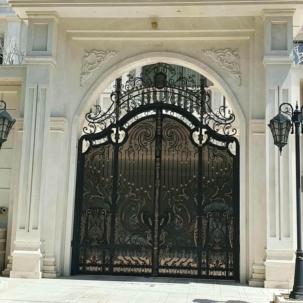 درب حیاط ویلایی رشت با طراحی کاربردی