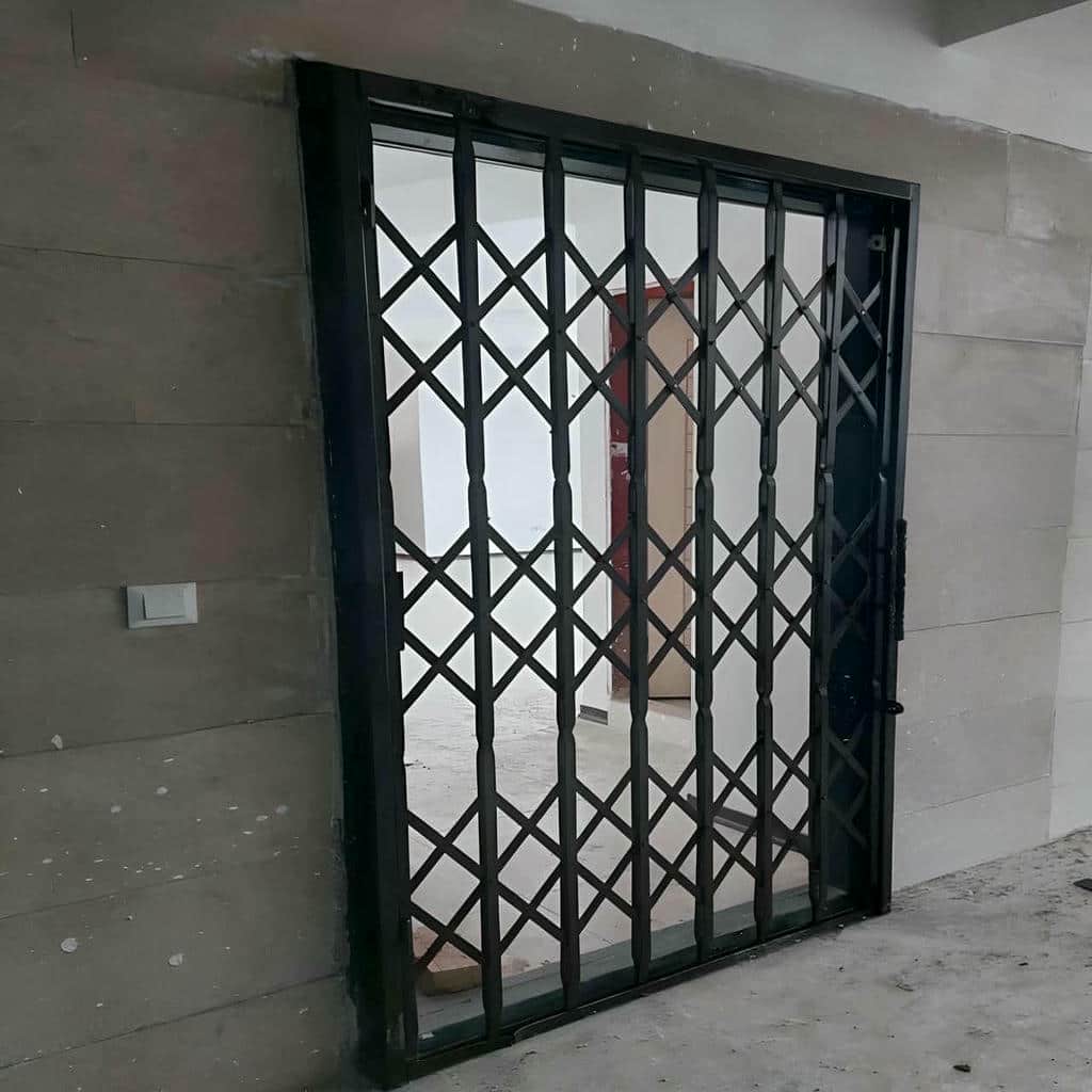 حفاظ کرکره ای رشت درب ورودی مدرن
