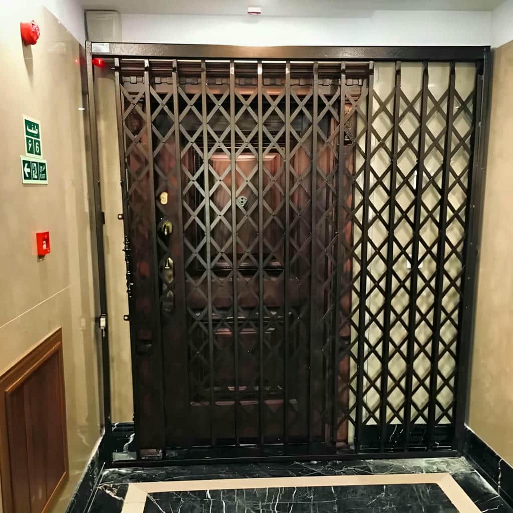 نرده آکاردئونی رشت پوشش رنگ تیره