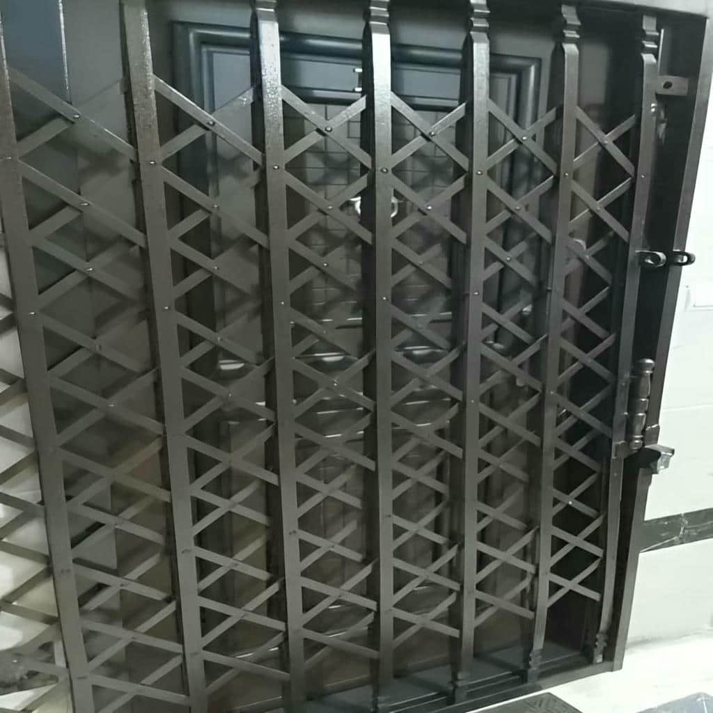 درب آکاردئونی مدل ریلی رشت