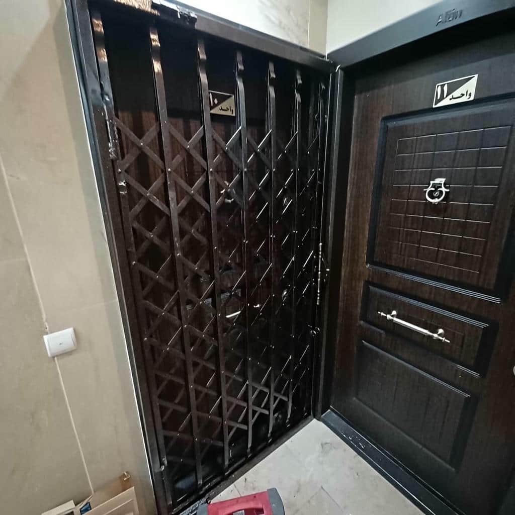 حفاظ متحرک مشکی فضای ورودی