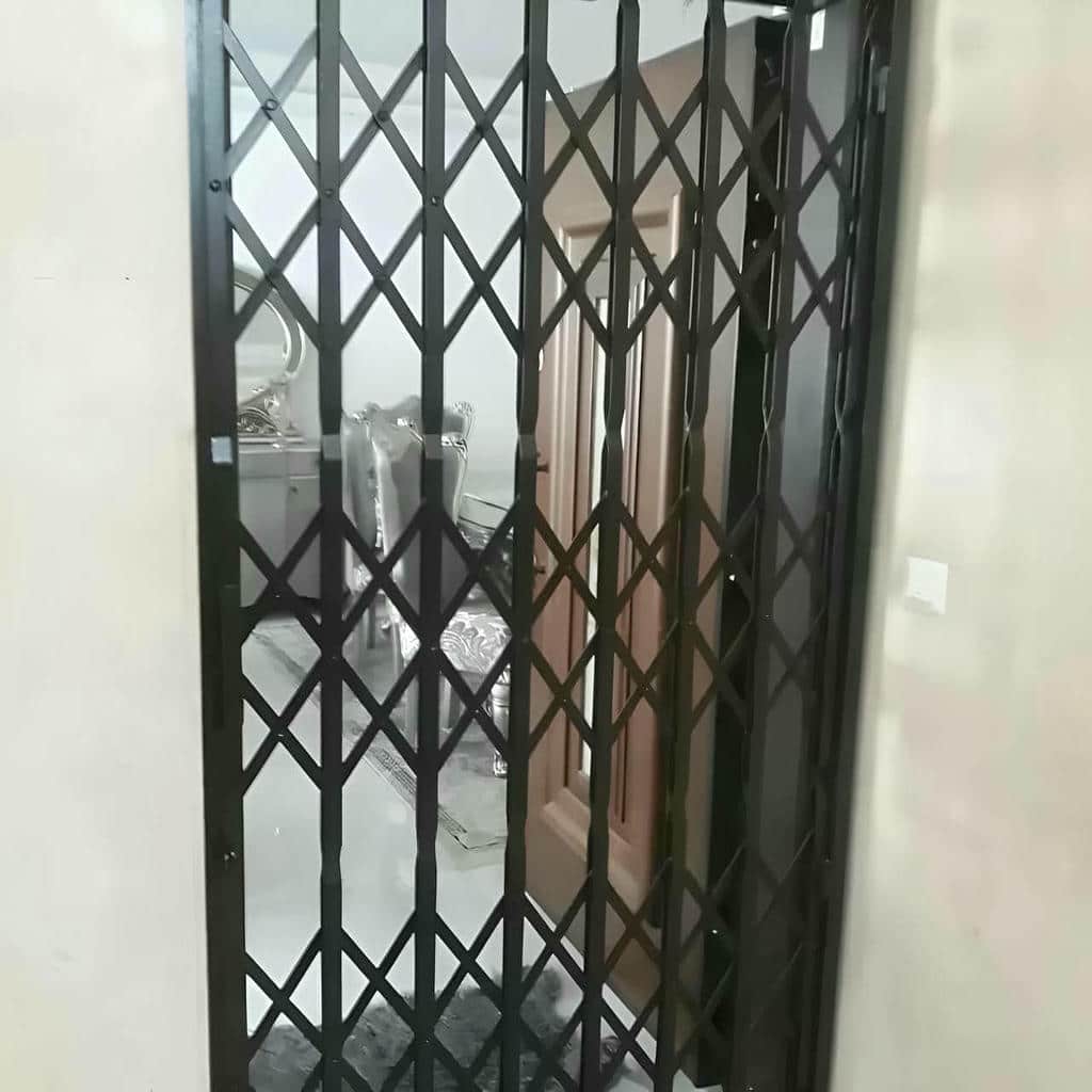 درب آکاردئونی رشت با اتصالات جوشی تمیز درب آکاردئونی رشت با اتصالات جوشی تمیز