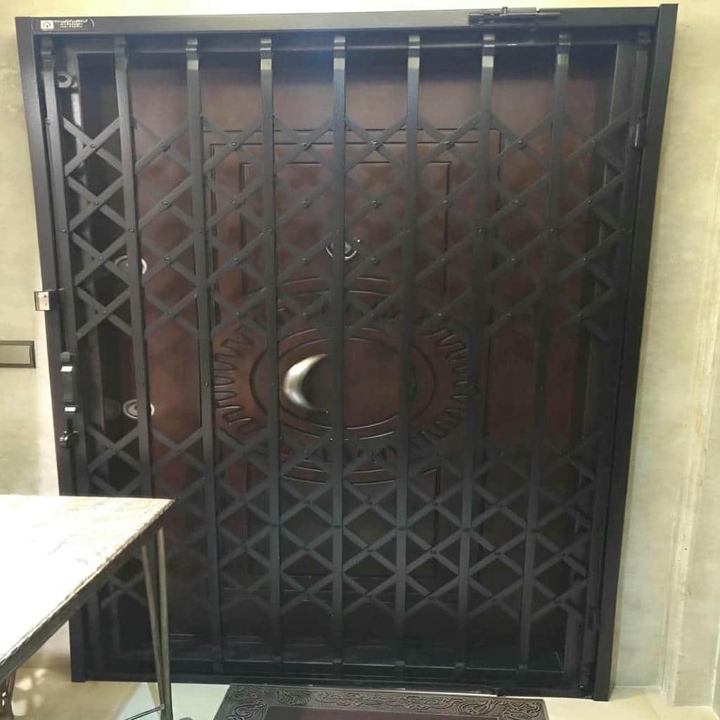 حفاظ کشویی فلزی محوطه باغ